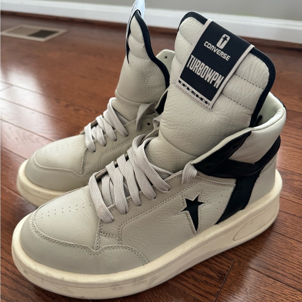 Rick Owen’s Darkshadow- TurboWpn 
Oyster/Black +Original Box + Extra Laces